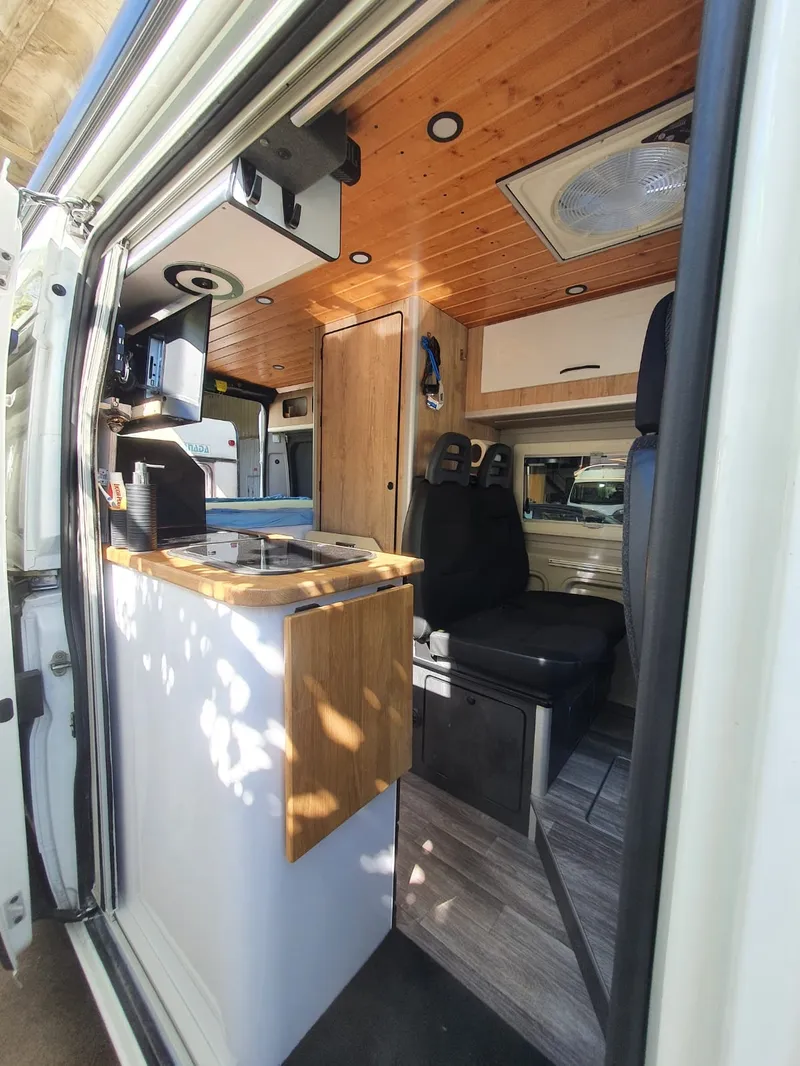 Peugeot Boxer L2H2 foto